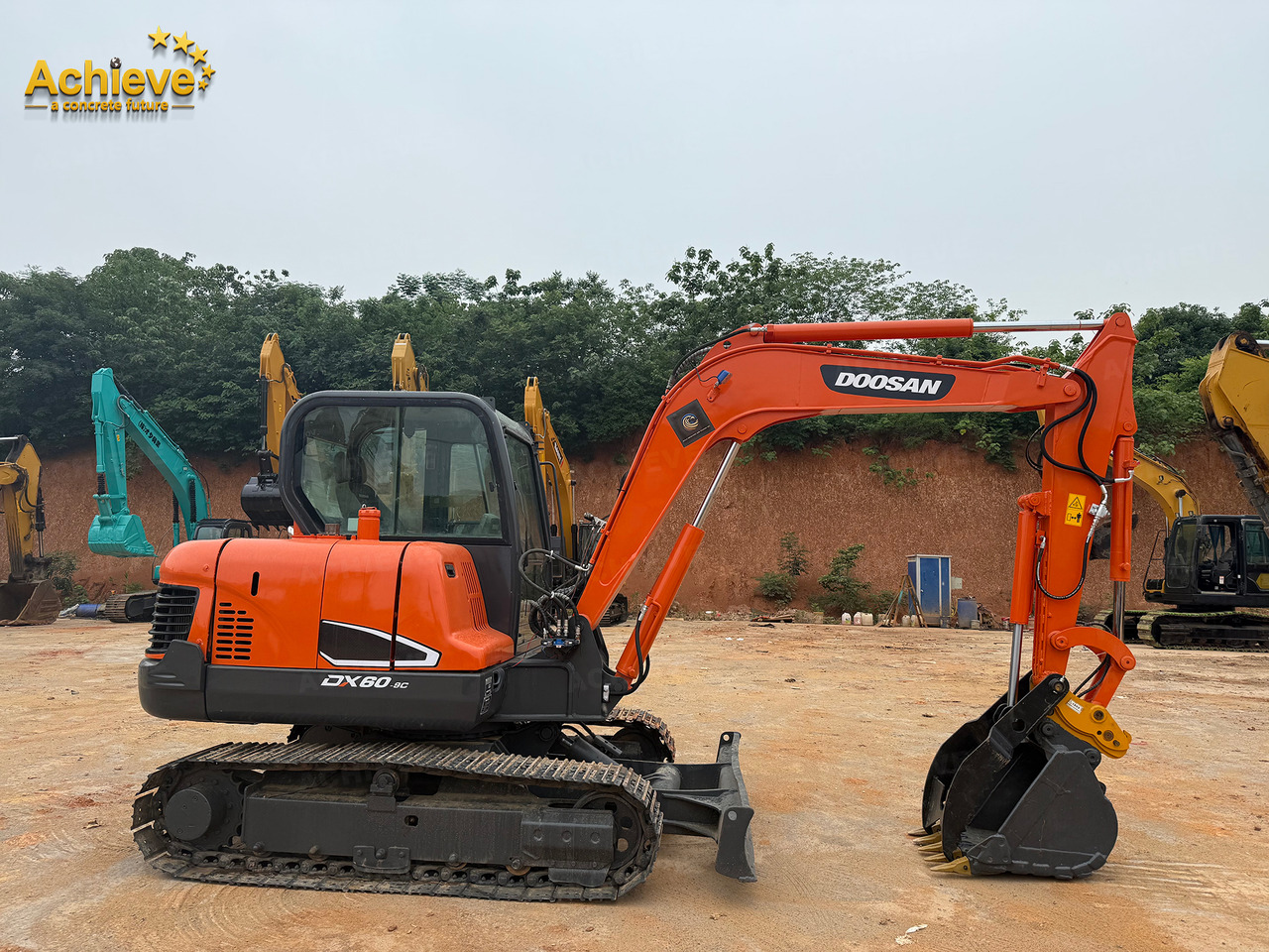 DOOSAN Diwanlun DX60-9 Excavator 38.9(52.1)/2100kW(HP) / rpm D24C 0.23m3 5700kg 4.2+2.8Ton 【ACHIEVE】 TOP CONDITION!!! - Bager guseničar: slika 4 DOOSAN Diwanlun DX60-9 Excavator 38.9(52.1)/2100kW(HP) / rpm D24C 0.23m3 5700kg 4.2+2.8Ton 【ACHIEVE】 TOP CONDITION!!! - Bager guseničar: slika 4