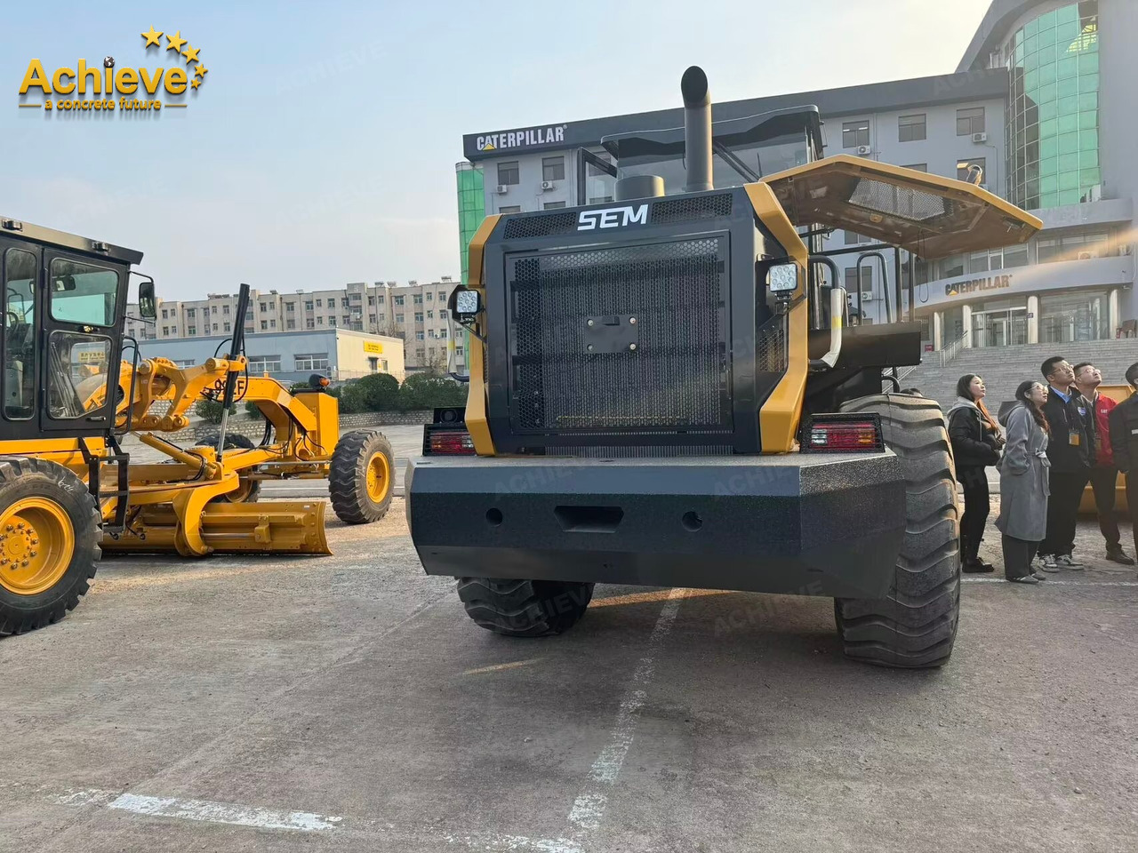 SEM SEM 665F Rated Payload: 5,500 kg Bucket Capacity: 2.6-5 m³ 17,385 kg【ACHIEVE】 TOP CONDITION!!! - Utovarivač točkaš: slika 2 SEM SEM 665F Rated Payload: 5,500 kg Bucket Capacity: 2.6-5 m³ 17,385 kg【ACHIEVE】 TOP CONDITION!!! - Utovarivač točkaš: slika 2