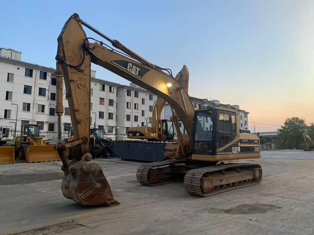 CATERPILLAR Tracked Excavator 20 ton Excavator CAT 320B, 320BL - Bager guseničar: slika 2 CATERPILLAR Tracked Excavator 20 ton Excavator CAT 320B, 320BL - Bager guseničar: slika 2