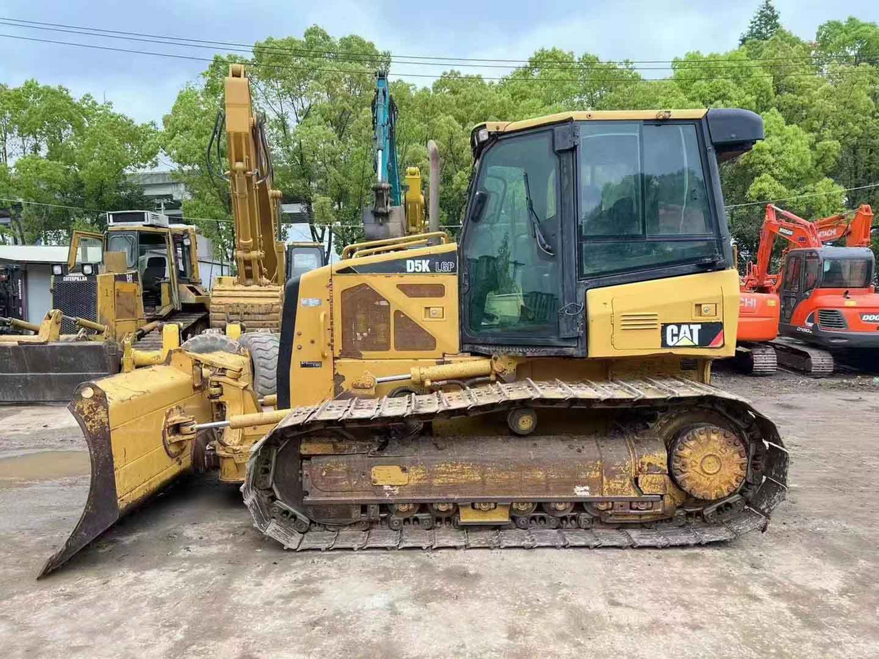 Caterpillar Bulldozer Used Condition CAT D5K LGP Original Color - Buldožer: slika 1 Caterpillar Bulldozer Used Condition CAT D5K LGP Original Color - Buldožer: slika 1