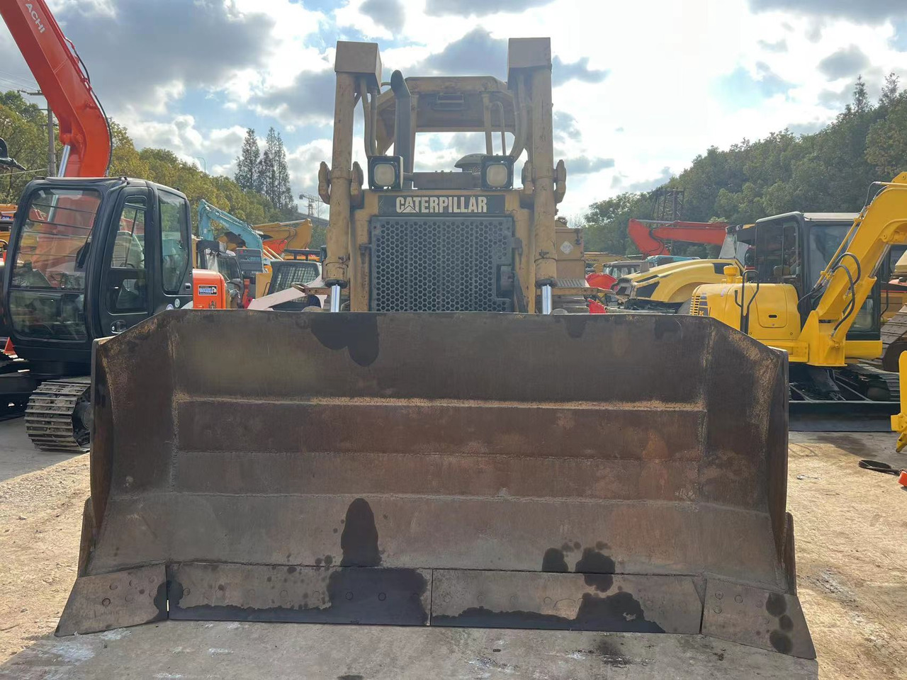Caterpillar Original Condition CAT D6R bulldozer with Rippers - Buldožer: slika 3 Caterpillar Original Condition CAT D6R bulldozer with Rippers - Buldožer: slika 3