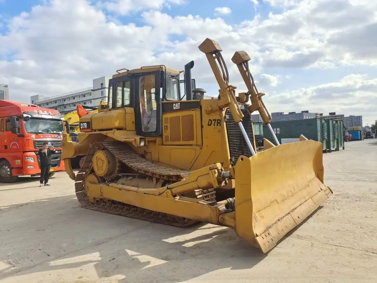 Caterpillar Secondhand Bulldozer CAT D7R Japan Origin Tracked Tractor - Buldožer: slika 4 Caterpillar Secondhand Bulldozer CAT D7R Japan Origin Tracked Tractor - Buldožer: slika 4