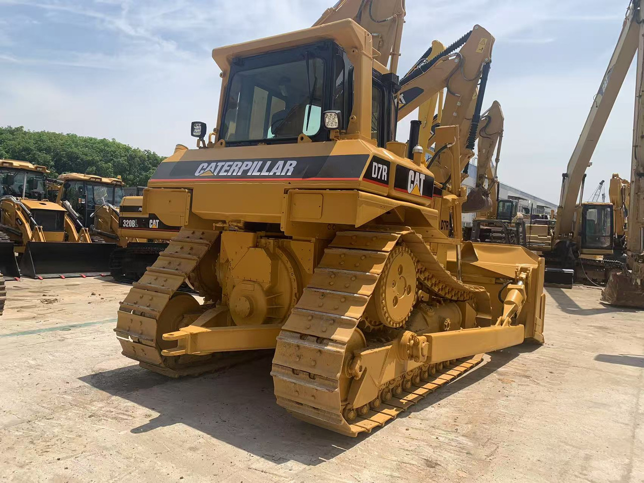 Caterpillar Tracked Tractor CAT D6R, D7R, D8R with Triangle Track - Buldožer: slika 4 Caterpillar Tracked Tractor CAT D6R, D7R, D8R with Triangle Track - Buldožer: slika 4
