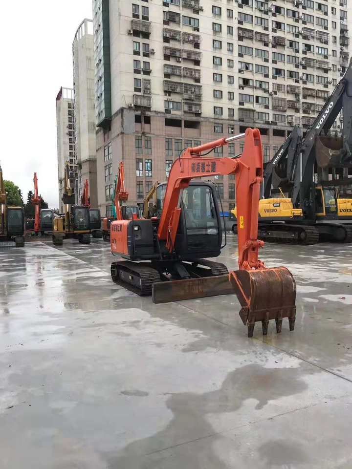 Hitachi 6 ton Hydraulic Excavator ZX60 Good Price - Bager guseničar: slika 2 Hitachi 6 ton Hydraulic Excavator ZX60 Good Price - Bager guseničar: slika 2