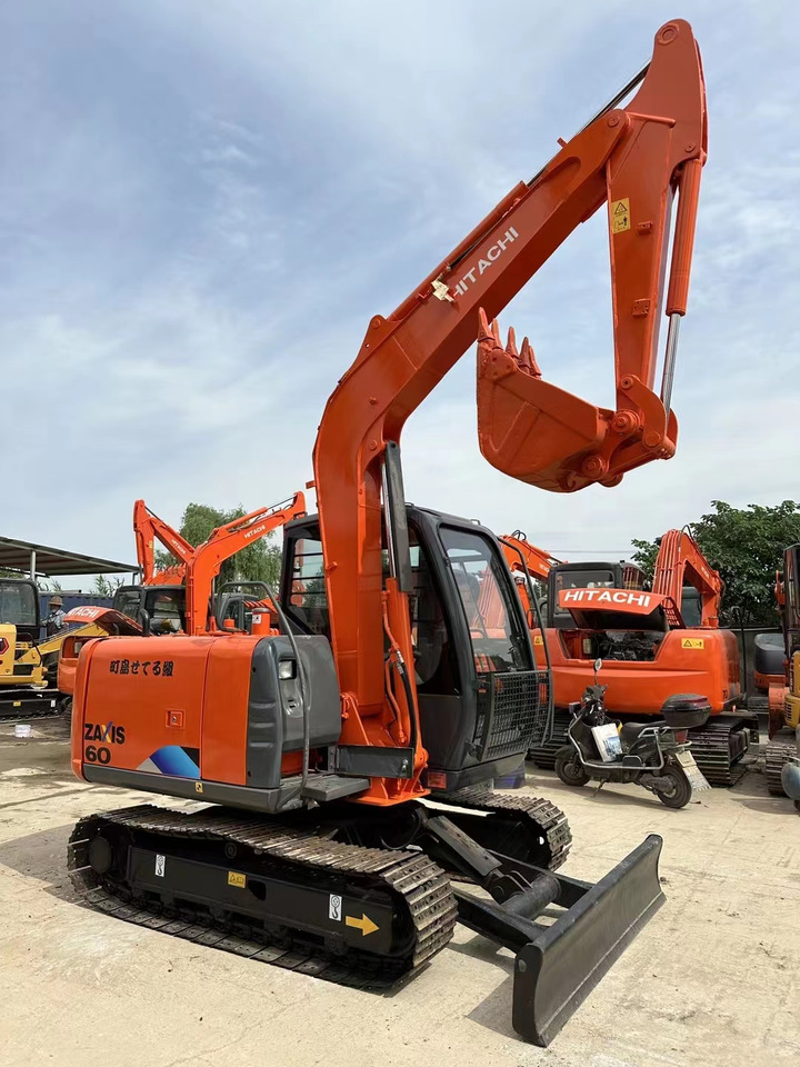 Hitachi ZX60 Mini Excavator Cheap Machine - Bager guseničar: slika 1 Hitachi ZX60 Mini Excavator Cheap Machine - Bager guseničar: slika 1