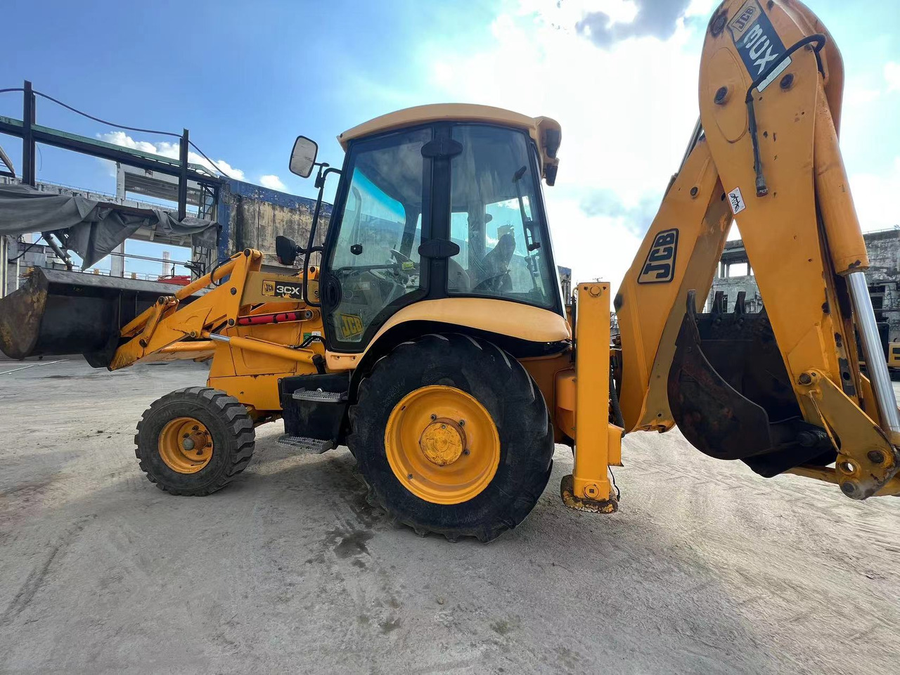 JCB 3CX Original Condition Used Backhoe Loader with Extendable Boom - Bager utovarivač: slika 1 JCB 3CX Original Condition Used Backhoe Loader with Extendable Boom - Bager utovarivač: slika 1