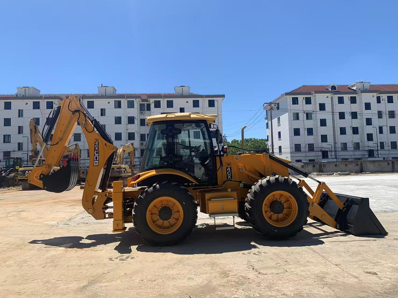 JCB Backhoe Loader 4CX, 4DX Good Price on Sale - Bager utovarivač: slika 2 JCB Backhoe Loader 4CX, 4DX Good Price on Sale - Bager utovarivač: slika 2