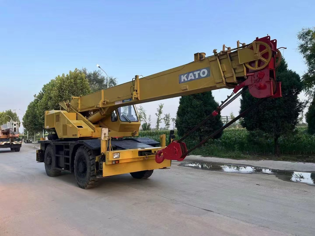 KATO KR250 Good Price 25 ton Rough Terrain Crane - Autodizalica: slika 1 KATO KR250 Good Price 25 ton Rough Terrain Crane - Autodizalica: slika 1