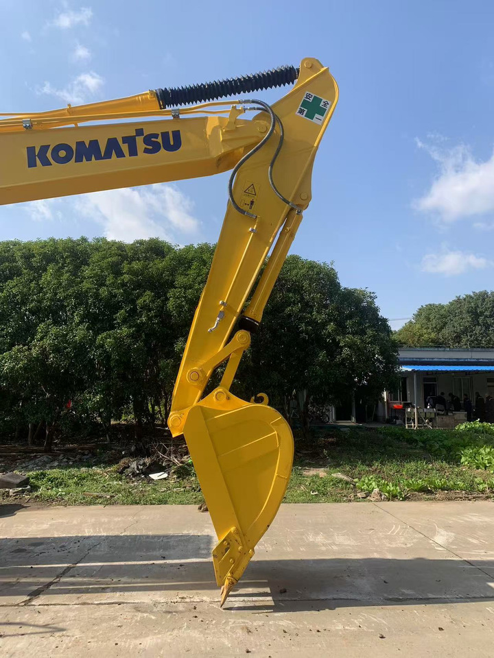KOMATSU PC220 secondhand hydraulic excavator 22 ton excavator - Bager guseničar: slika 4 KOMATSU PC220 secondhand hydraulic excavator 22 ton excavator - Bager guseničar: slika 4