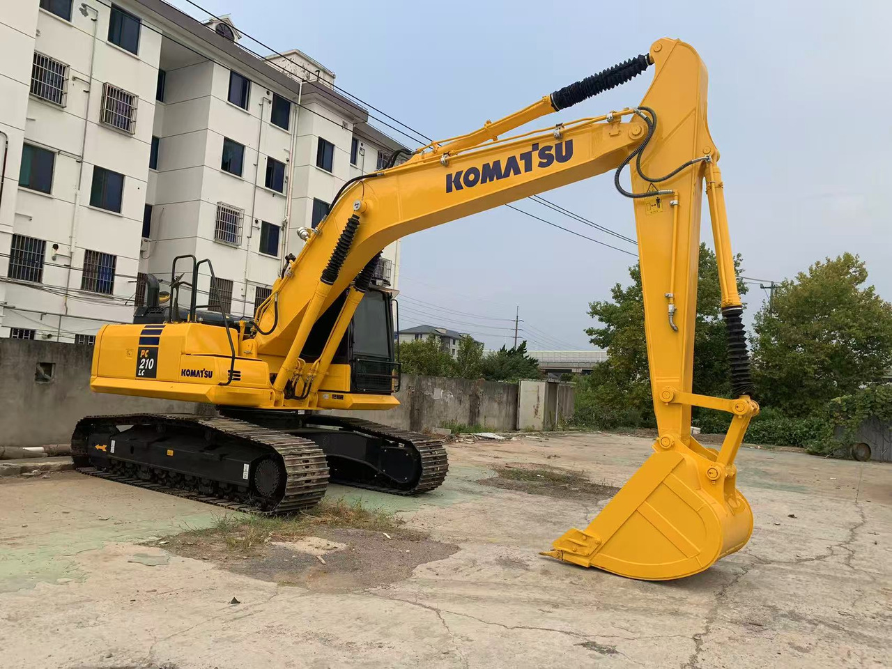 Komatsu Crawler Excavator PC210, PC200 Good Price Japan Excavator - Bager guseničar: slika 2 Komatsu Crawler Excavator PC210, PC200 Good Price Japan Excavator - Bager guseničar: slika 2