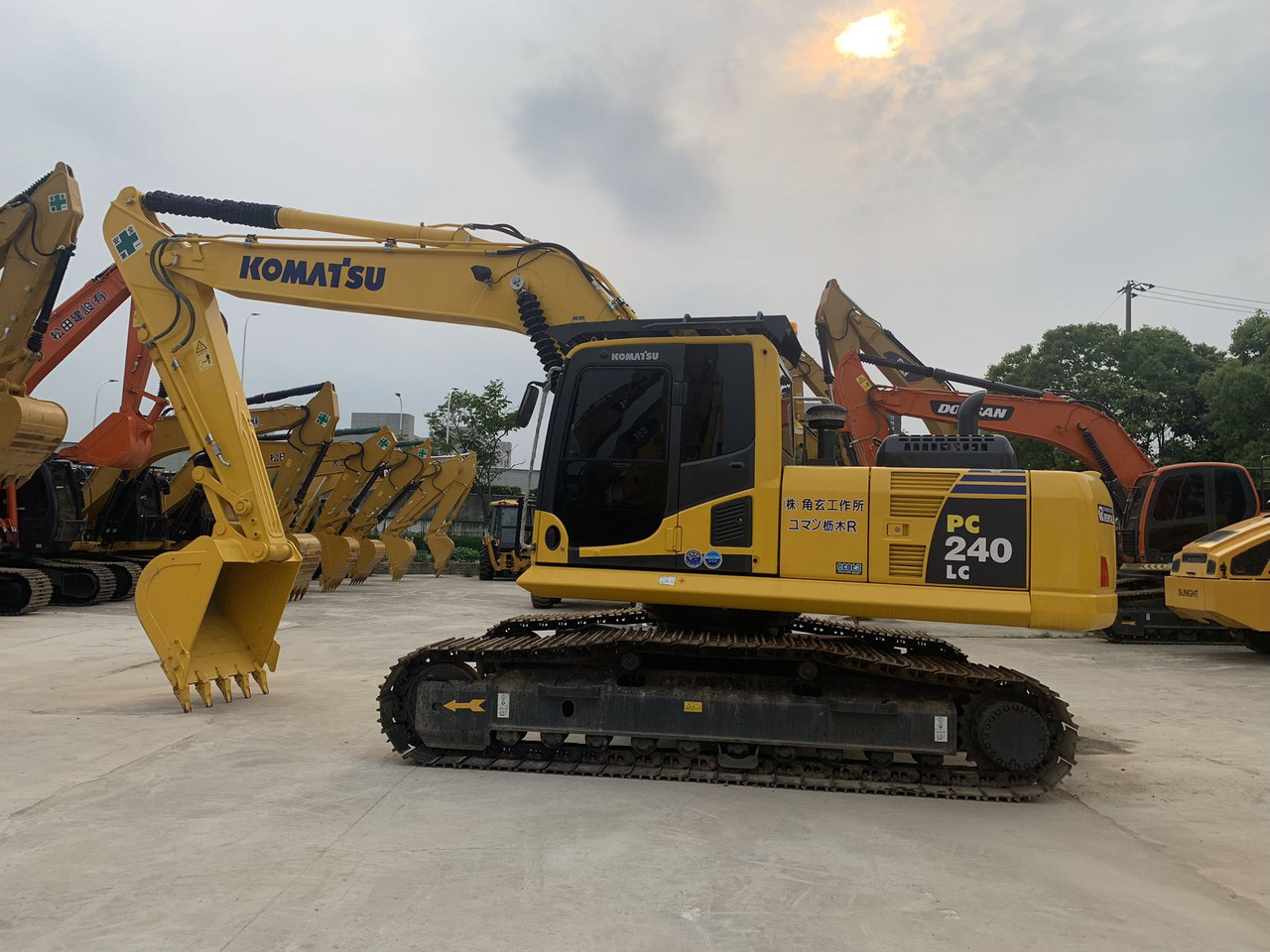 Komatsu PC240, PC220 Secondhand Excavator Good Price - Bager guseničar: slika 4 Komatsu PC240, PC220 Secondhand Excavator Good Price - Bager guseničar: slika 4