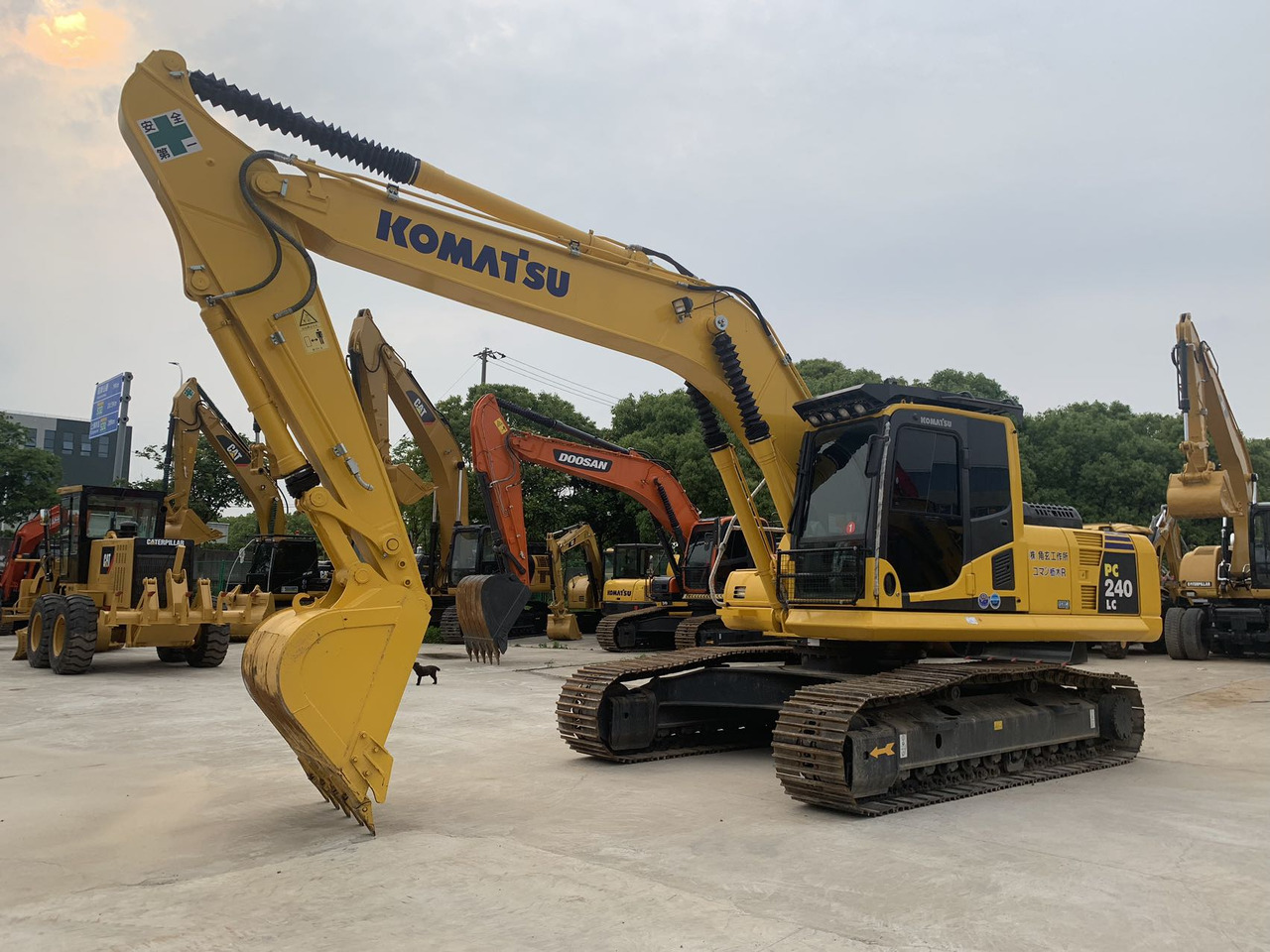Komatsu PC240, PC220 Secondhand Excavator Good Price - Bager guseničar: slika 3 Komatsu PC240, PC220 Secondhand Excavator Good Price - Bager guseničar: slika 3