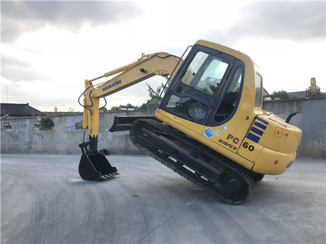 Komatsu PC60 Excavator 6 ton Small Digger Made in Japan - Bager guseničar: slika 1 Komatsu PC60 Excavator 6 ton Small Digger Made in Japan - Bager guseničar: slika 1