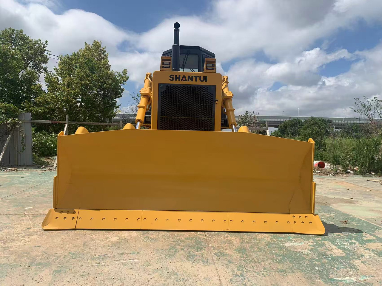 SHANTUI Bulldozer SD22, SD32, SD16 Secondhand Condition - Buldožer: slika 1 SHANTUI Bulldozer SD22, SD32, SD16 Secondhand Condition - Buldožer: slika 1