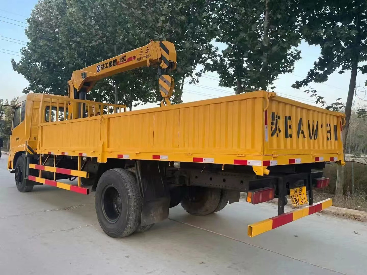 XCMG Second Hand Condition 5 ton Truck-mounted Crane with Cummins Engine - Autodizalica: slika 2 XCMG Second Hand Condition 5 ton Truck-mounted Crane with Cummins Engine - Autodizalica: slika 2