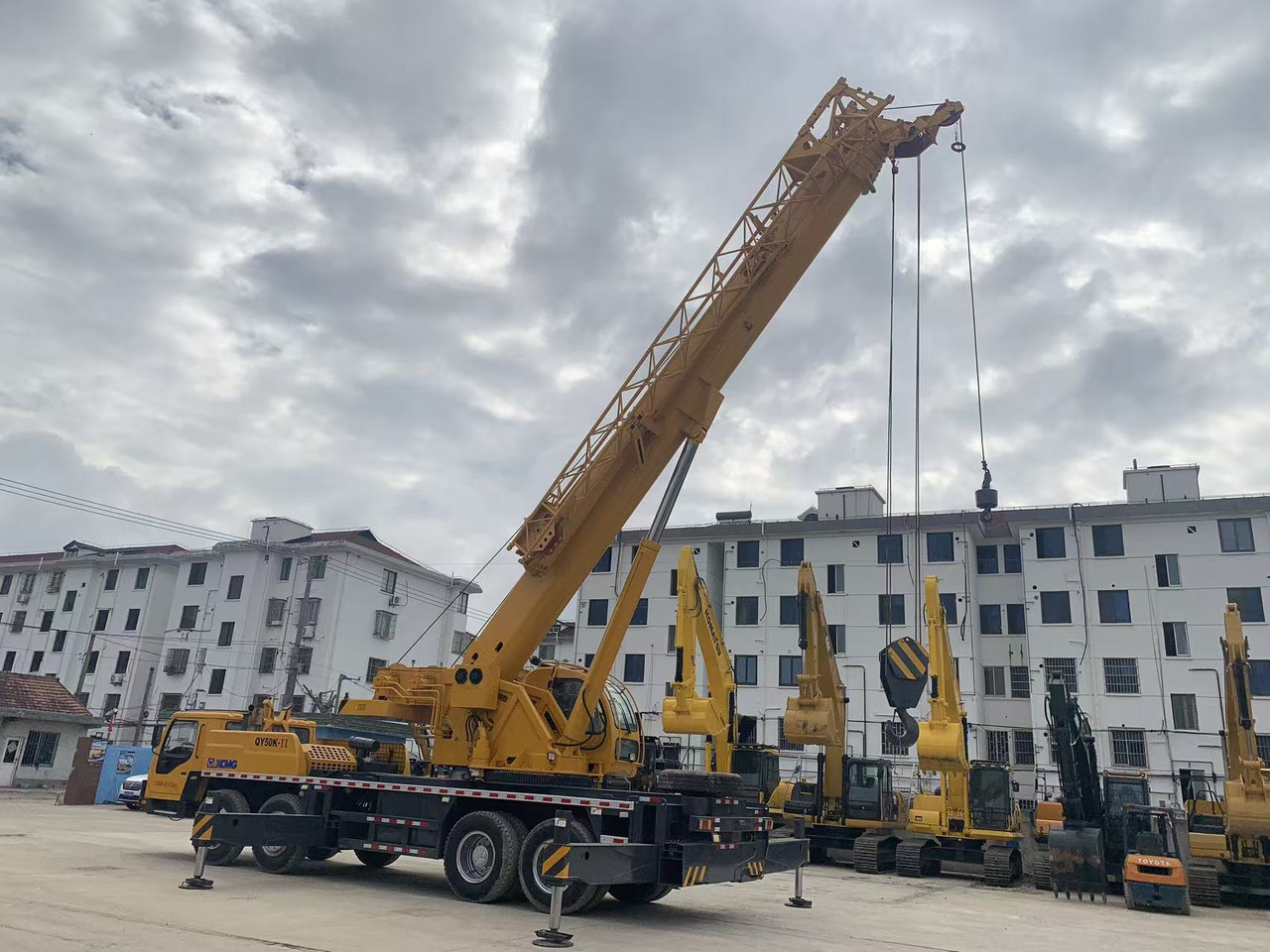 XCMG Truck Crane QY50K, QY65K, QY70K Good Price on Sale - Autodizalica: slika 4 XCMG Truck Crane QY50K, QY65K, QY70K Good Price on Sale - Autodizalica: slika 4