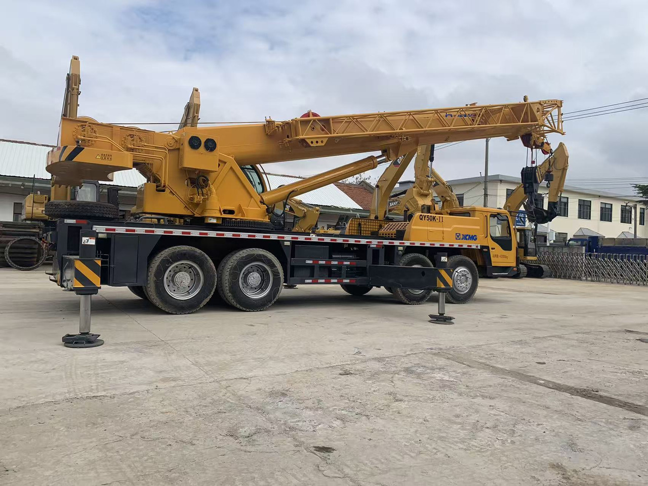 XCMG Truck Crane QY50K, QY65K, QY70K Good Price on Sale - Autodizalica: slika 3 XCMG Truck Crane QY50K, QY65K, QY70K Good Price on Sale - Autodizalica: slika 3
