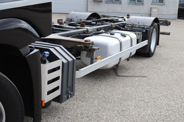 Mercedes-Benz Actros 1842 L nR - Kamion za prevoz kontejnera/ Kamion sa promenjivim sandukom: slika 4 Mercedes-Benz Actros 1842 L nR - Kamion za prevoz kontejnera/ Kamion sa promenjivim sandukom: slika 4