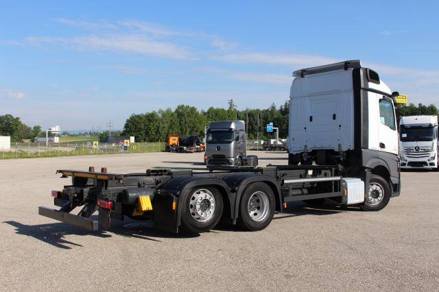 Mercedes-Benz Actros 2545 - Kamion za prevoz kontejnera/ Kamion sa promenjivim sandukom: slika 3 Mercedes-Benz Actros 2545 - Kamion za prevoz kontejnera/ Kamion sa promenjivim sandukom: slika 3