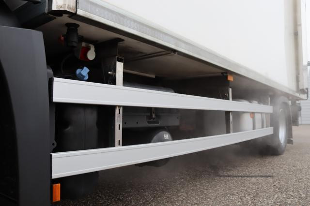 Mercedes-Benz Antos 1832 L - Hladnjača: slika 3 Mercedes-Benz Antos 1832 L - Hladnjača: slika 3