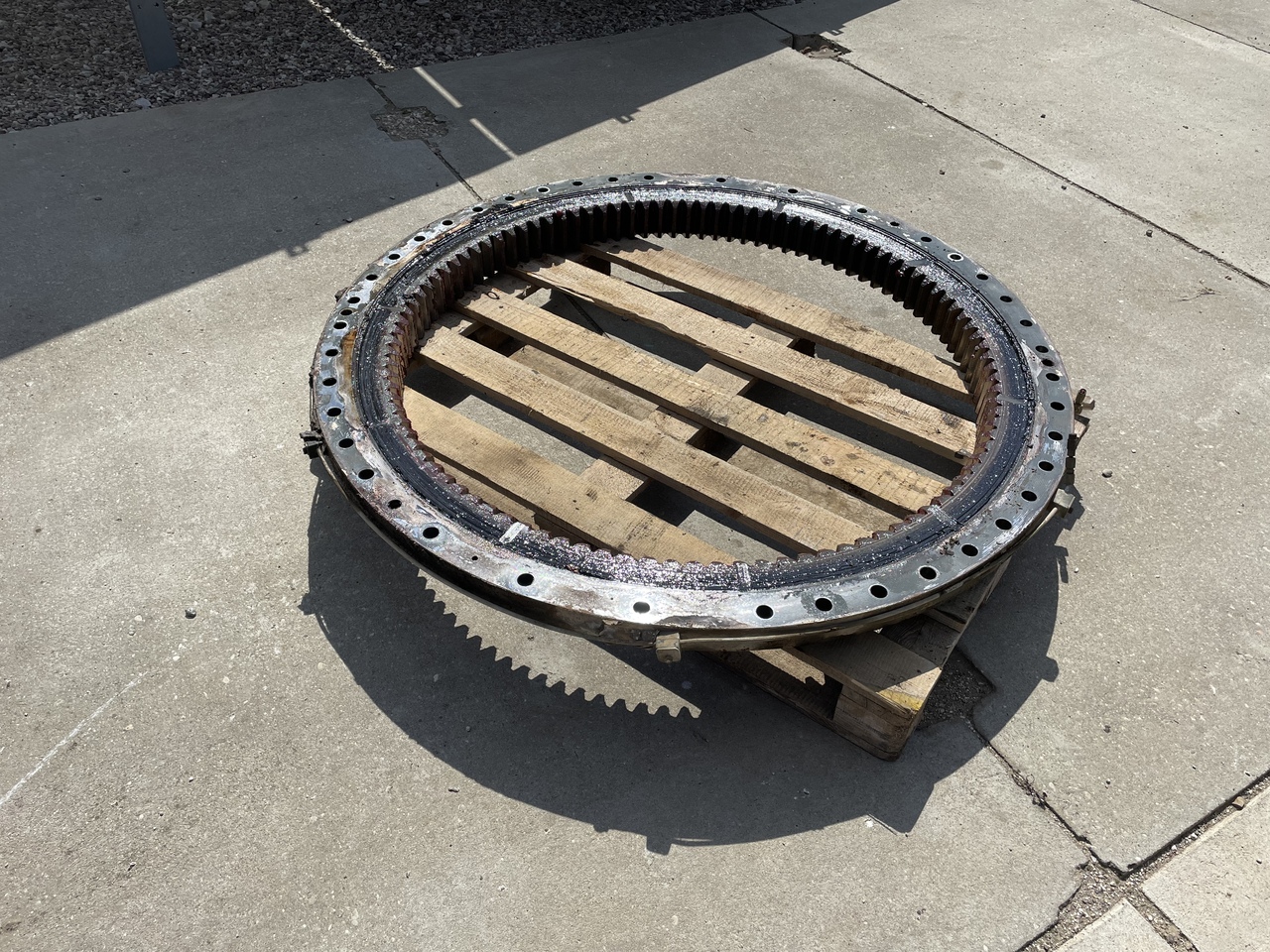 LIEBHERR R906 - Pokretni prsten za Bager: slika 2 LIEBHERR R906 - Pokretni prsten za Bager: slika 2