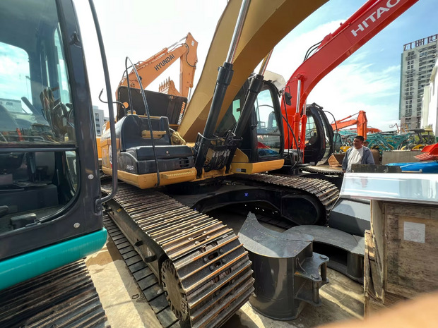 2020 Caterpillar 323D - Bager guseničar: slika 4 2020 Caterpillar 323D - Bager guseničar: slika 4