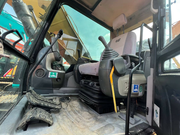 2020 Caterpillar 323D - Bager guseničar: slika 2 2020 Caterpillar 323D - Bager guseničar: slika 2