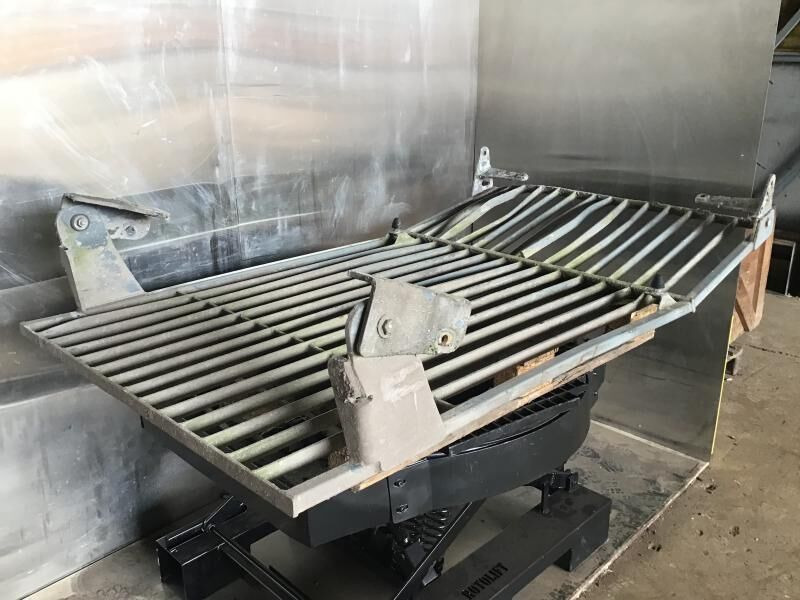 Liebherr Cabin Protection - Karoserija i eksterijer: slika 2 Liebherr Cabin Protection - Karoserija i eksterijer: slika 2