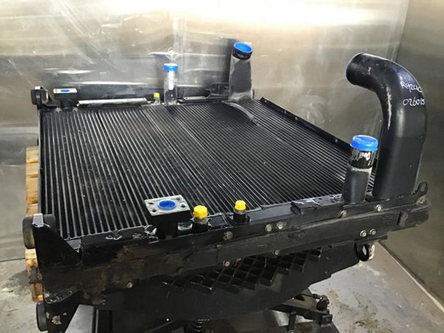 Liebherr Combined Radiator - Radijator: slika 1 Liebherr Combined Radiator - Radijator: slika 1