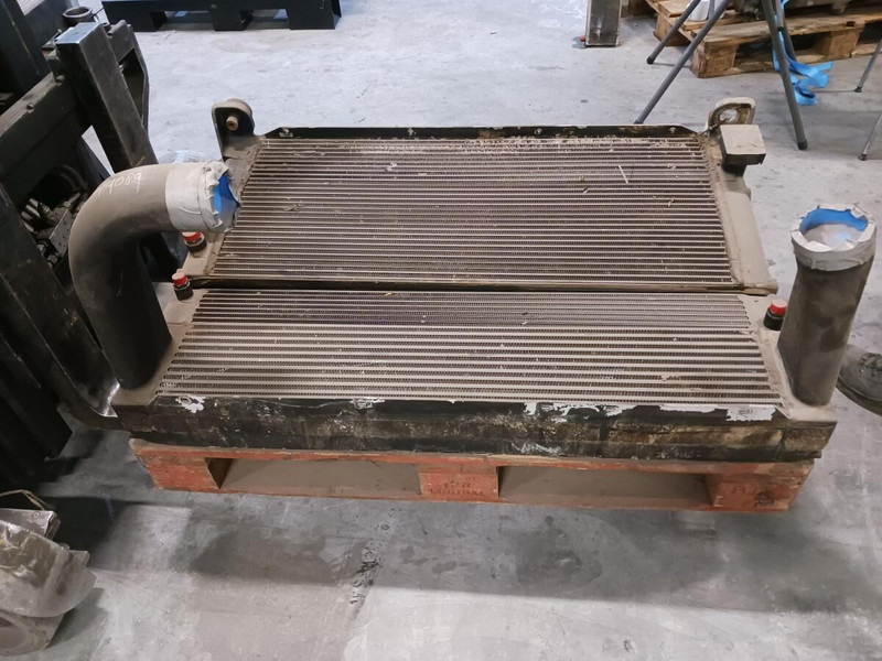 Liebherr Combined Radiator - Radijator: slika 1 Liebherr Combined Radiator - Radijator: slika 1