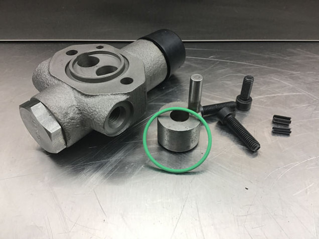 Liebherr Control Valve - Hidraulika: slika 1 Liebherr Control Valve - Hidraulika: slika 1