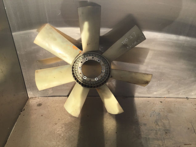 Liebherr Fan Blade - Ventilator: slika 1 Liebherr Fan Blade - Ventilator: slika 1