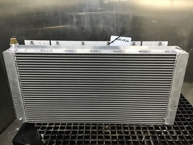 Liebherr Oil Cooler - Hladnjak ulja: slika 2 Liebherr Oil Cooler - Hladnjak ulja: slika 2