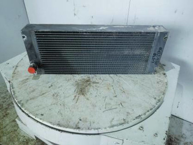 Liebherr Oilcooler - Hladnjak ulja: slika 1 Liebherr Oilcooler - Hladnjak ulja: slika 1