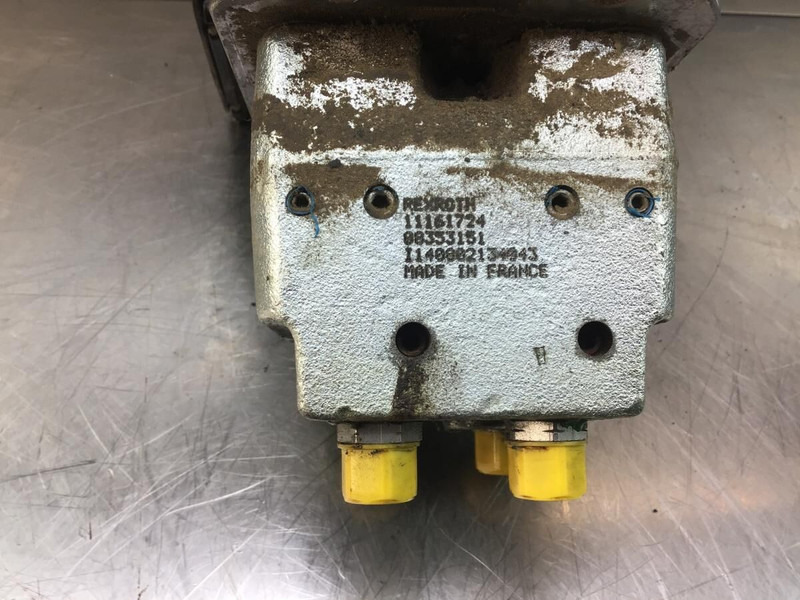 Liebherr Pilot Control Unit - Pedala: slika 2 Liebherr Pilot Control Unit - Pedala: slika 2