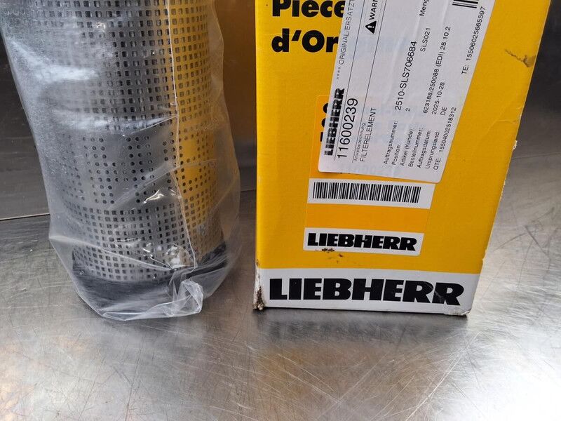 Liebherr R922 / R924 / R922 LC / R914 COMPACT / R920 LC / R920 NLC / R918 XLC / R918 LC / R918 NLC / R924 LC - Filter za vazduh: slika 2 Liebherr R922 / R924 / R922 LC / R914 COMPACT / R920 LC / R920 NLC / R918 XLC / R918 LC / R918 NLC / R924 LC - Filter za vazduh: slika 2