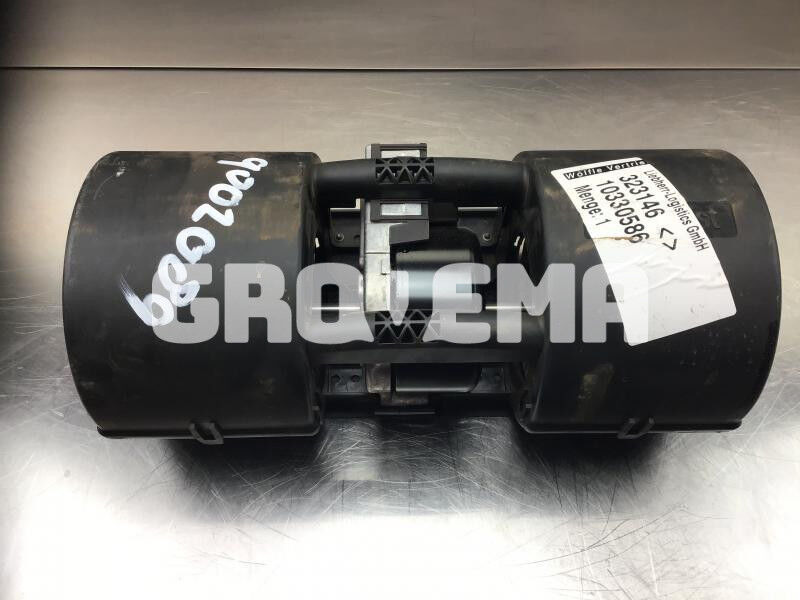 Liebherr R946 LC / R946 NLC / R956 / R976 / R926 LC / R920 / R920 LC - Ventilator kabine: slika 2 Liebherr R946 LC / R946 NLC / R956 / R976 / R926 LC / R920 / R920 LC - Ventilator kabine: slika 2