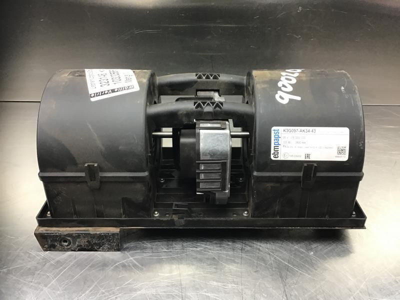 Liebherr R946 LC / R946 NLC / R956 / R976 / R926 LC / R920 / R920 LC - Ventilator kabine: slika 1 Liebherr R946 LC / R946 NLC / R956 / R976 / R926 LC / R920 / R920 LC - Ventilator kabine: slika 1