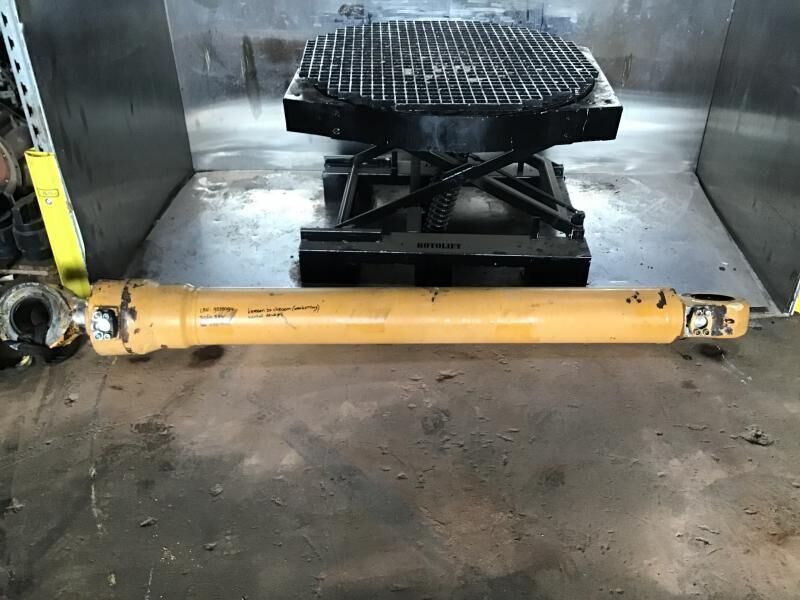Liebherr R964B / R964B-HD / R964B EW Litronic - Hidraulični cilindar: slika 2 Liebherr R964B / R964B-HD / R964B EW Litronic - Hidraulični cilindar: slika 2