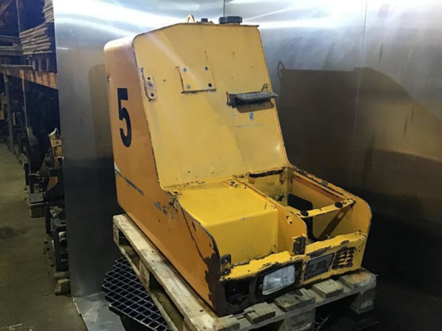 Rezervni deo Liebherr Fuel Tank: slika 10