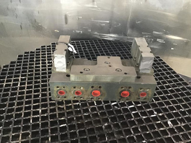 Rezervni deo Liebherr Fuel Tank: slika 19