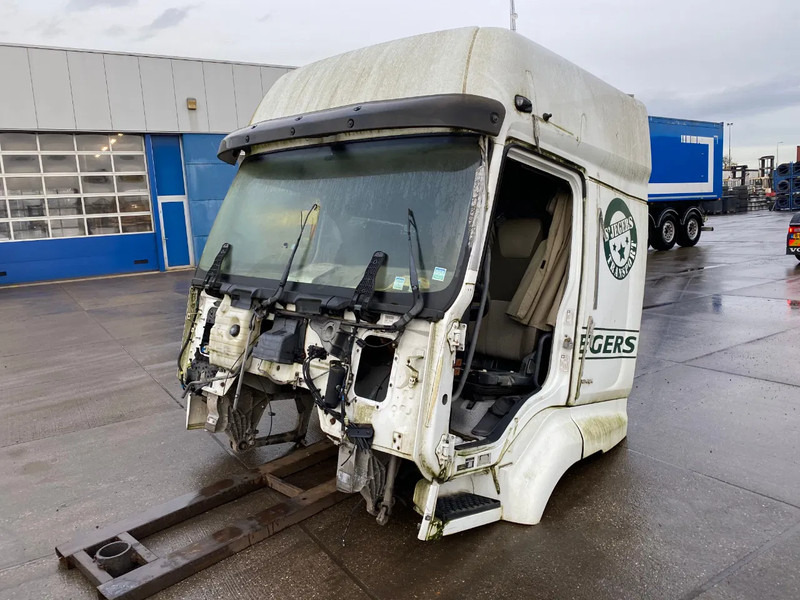 Renault Premium Cabine - Kamion sa golom šasijom i zatvorenom kabinom: slika 3 Renault Premium Cabine - Kamion sa golom šasijom i zatvorenom kabinom: slika 3