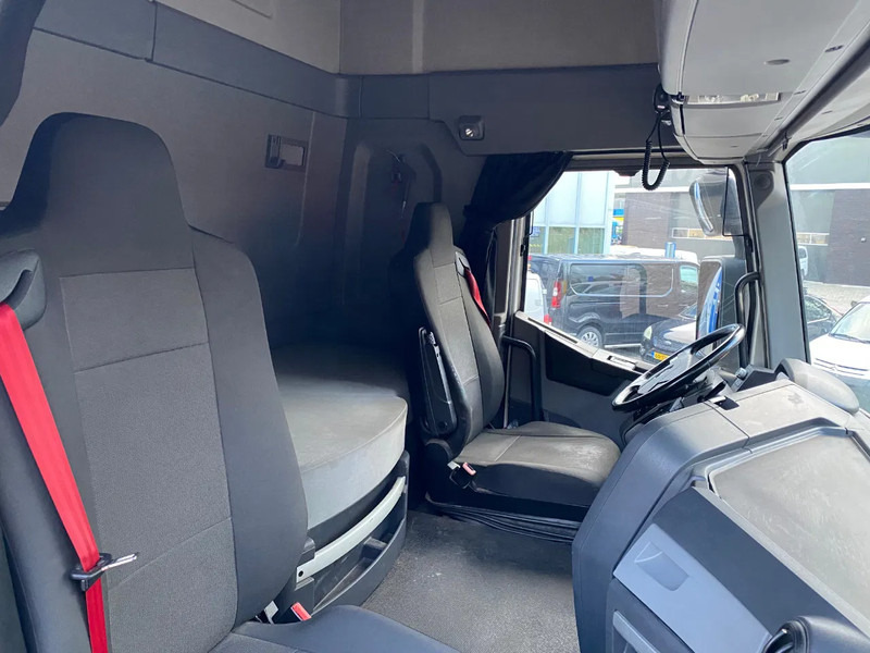 Tegljač Renault T460 / Automatic / Full Air: slika 11 Tegljač Renault T460 / Automatic / Full Air: slika 11