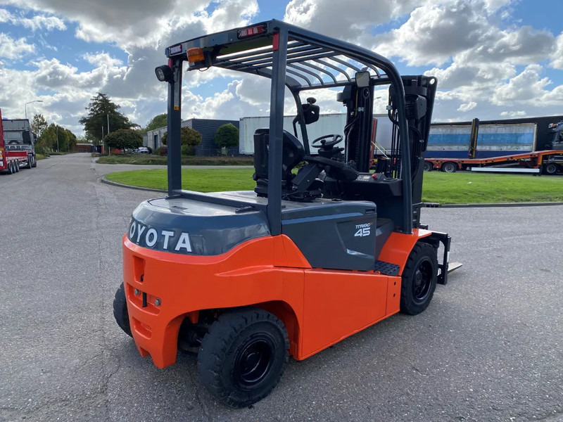 Električni viljuškar Toyota 8FBMT45: slika 7 Električni viljuškar Toyota 8FBMT45: slika 7