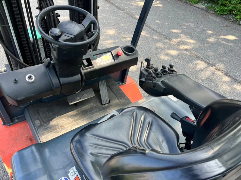 Električni viljuškar Toyota 8FBMT45: slika 11 Električni viljuškar Toyota 8FBMT45: slika 11