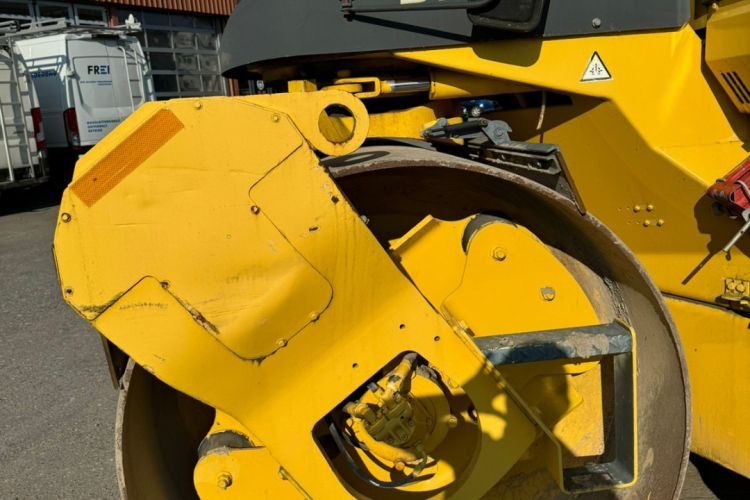Valjak za puteve BOMAG BW 184 AD: slika 6