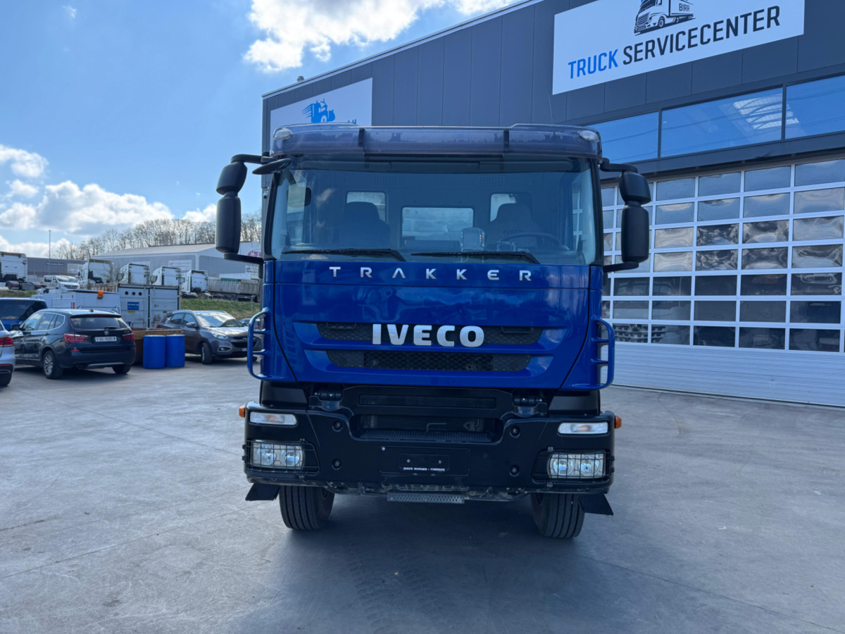 IVECO Trakker 450 8x4 3-Seitenkipper Moser - Istovarivač: slika 2 IVECO Trakker 450 8x4 3-Seitenkipper Moser - Istovarivač: slika 2