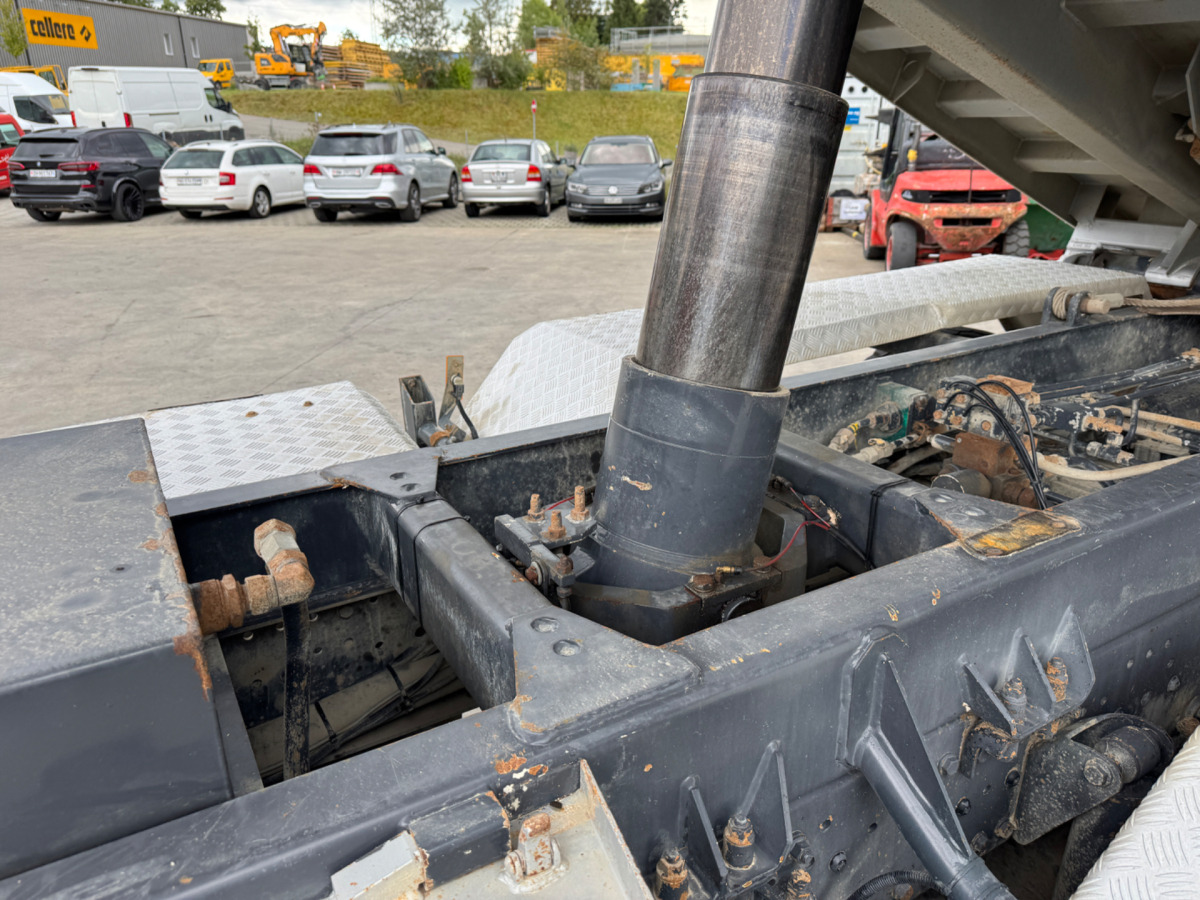 MERCEDES BENZ ACTROS 3246 C3390 - Istovarivač: slika 4 MERCEDES BENZ ACTROS 3246 C3390 - Istovarivač: slika 4