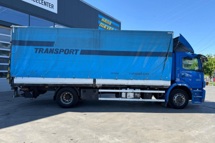 Mercedes-Benz Axor 1833 4x2 - Kamion sa ceradom: slika 4 Mercedes-Benz Axor 1833 4x2 - Kamion sa ceradom: slika 4