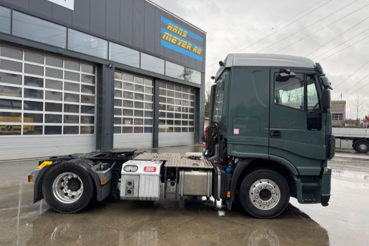 Iveco 480 4x2 Hydraulik & Kompressor - Tegljač: slika 4 Iveco 480 4x2 Hydraulik & Kompressor - Tegljač: slika 4
